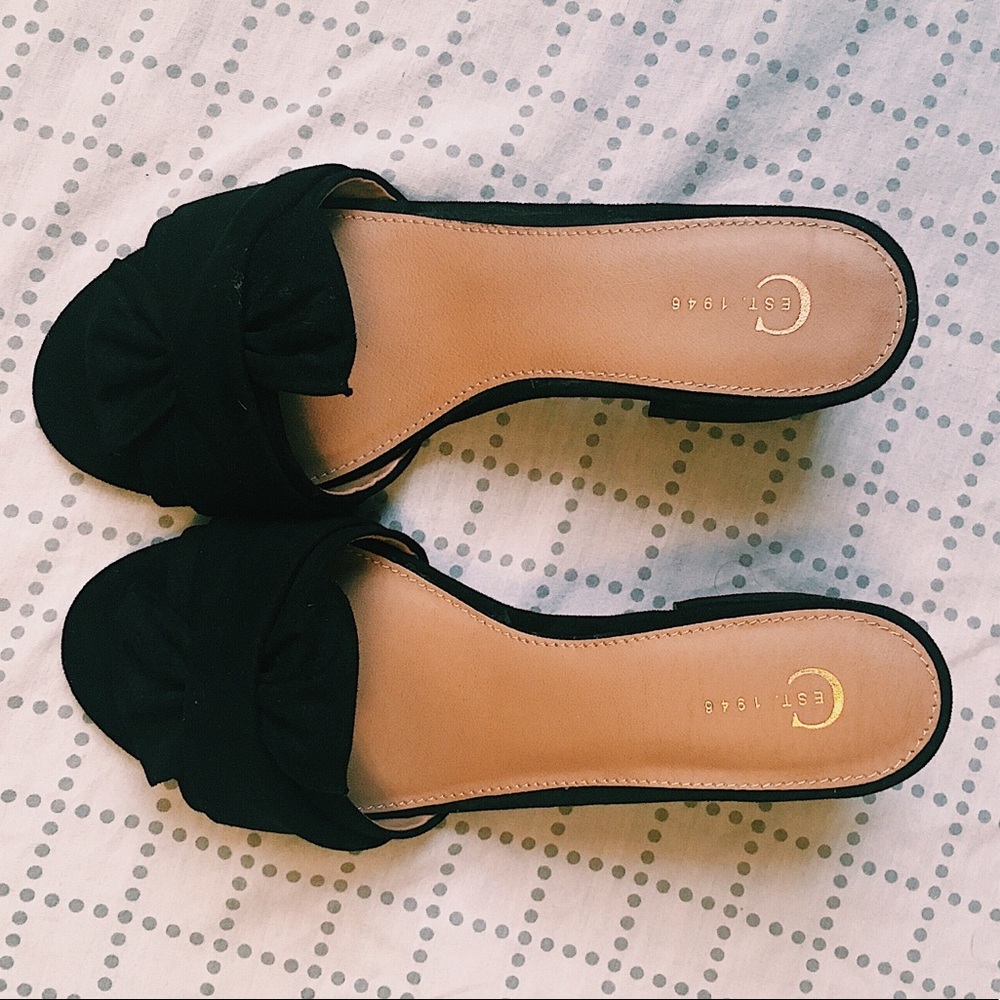 BLACK HEELS